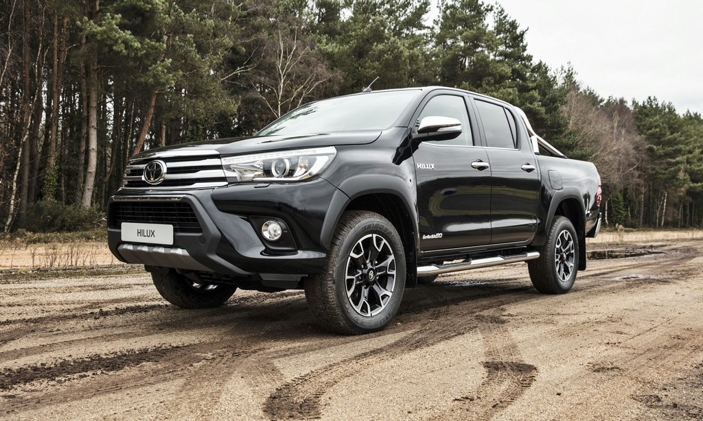 Toyota-Hilux-Invencible-50-Chrome