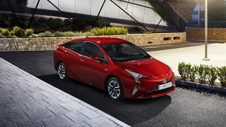 Toyota-Prius-2017