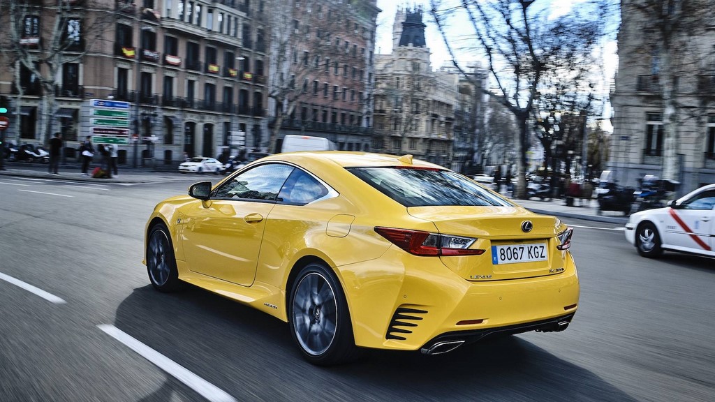 Lexus-RC-300h-2018