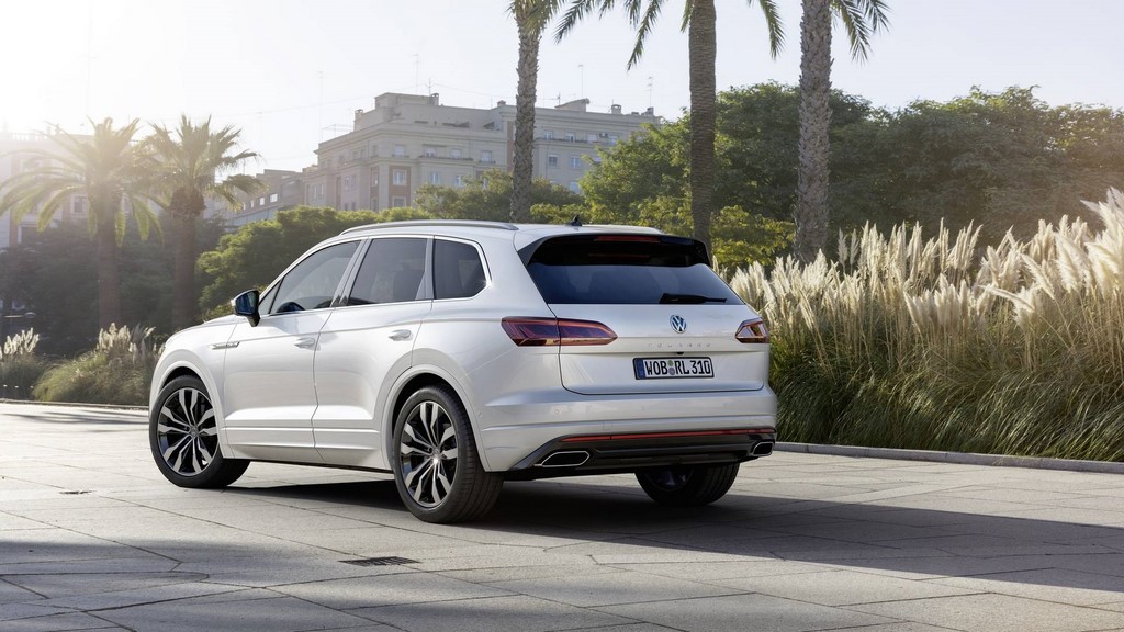 Volkswagen-Touareg-2018