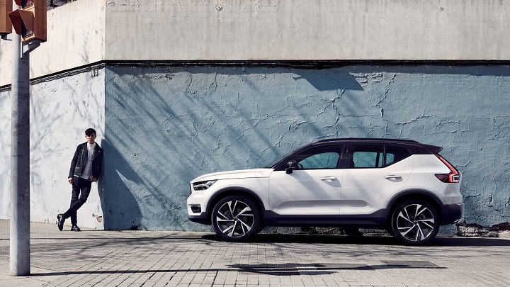 Volvo-XC40-blanco-lateral