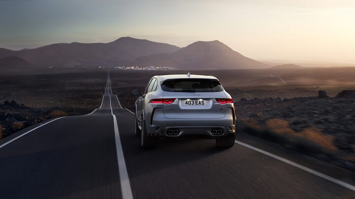 Jaguar-F-Pace-SVR-gris