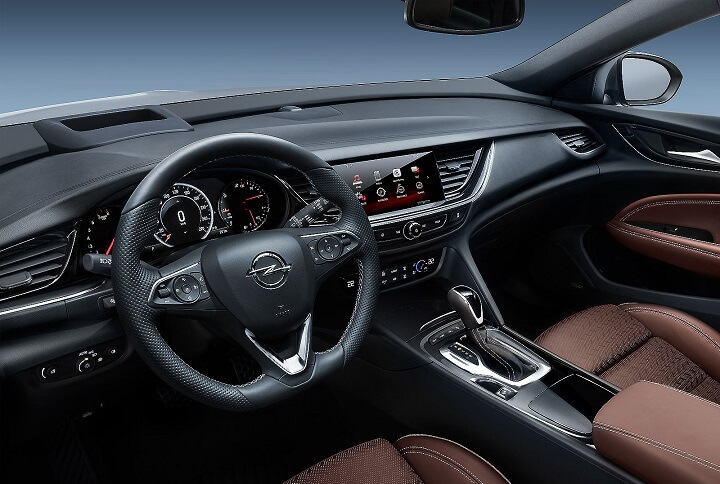 Opel-Insignia-2018-interior