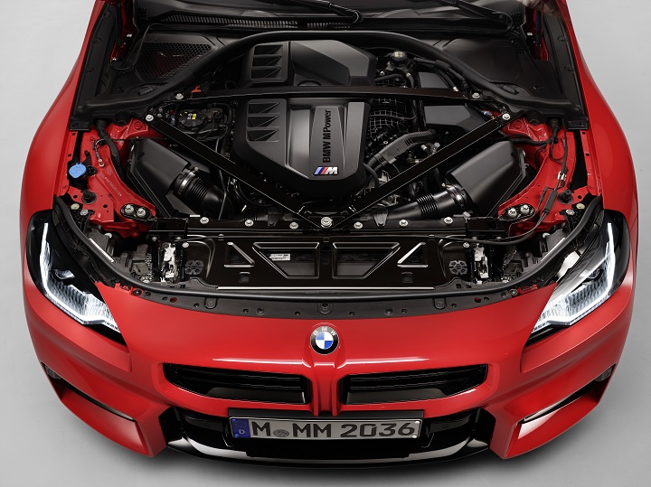 BMW-M2-2023-motor