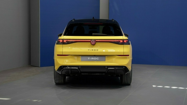 Volkswagen-T-Roc-2026-zaga